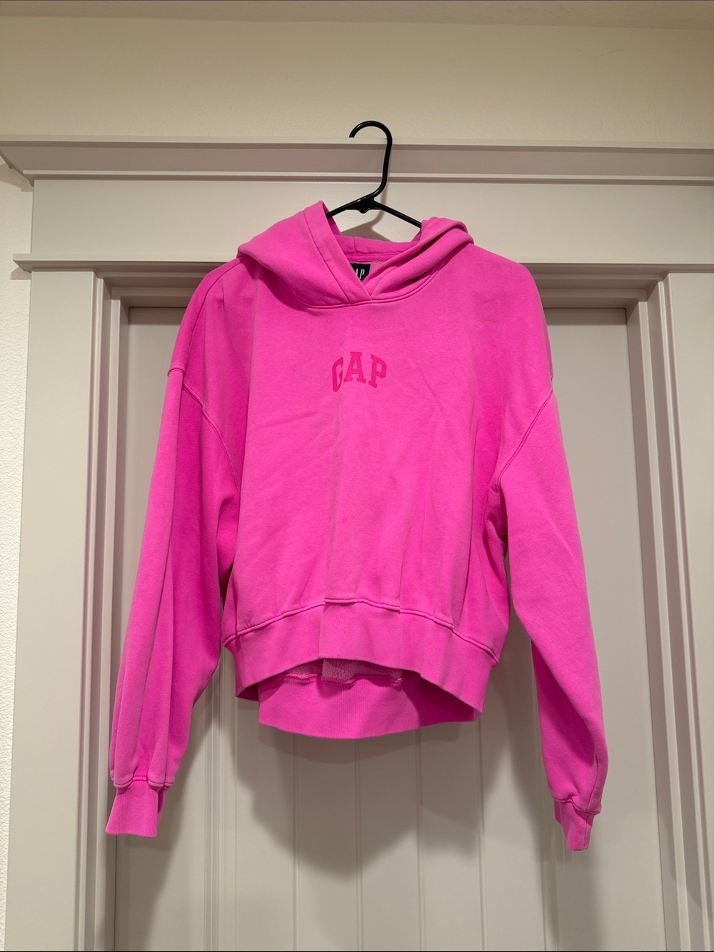 Gap hot pink women’s hoodie logo big logo on back medium worn once EUC